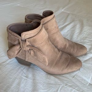 Old Navy Nude Suede Ankle Booties size 8.5